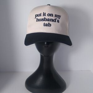 David and Young Cream and Black Cap Nwot